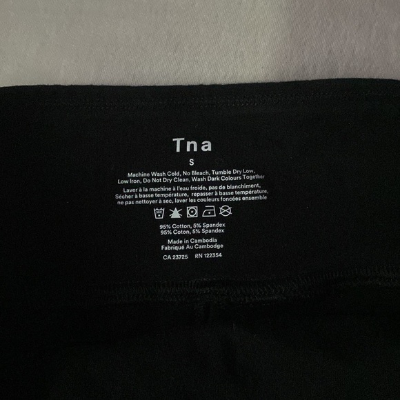 Aritzia black shorts - Picture 3 of 3